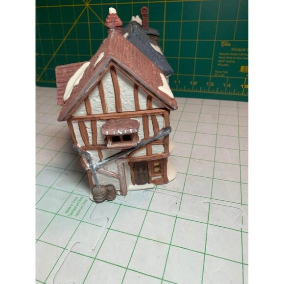 The Old Curiosity Shop Ceramic Light-Up Christmas Village Piece - Picture 2 of 4